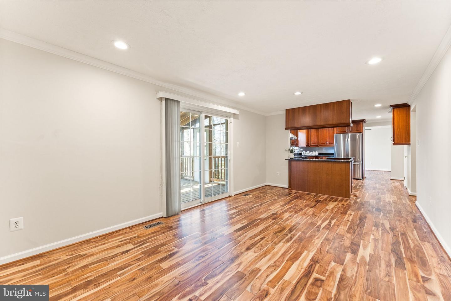 111 GOLD THORN WAY