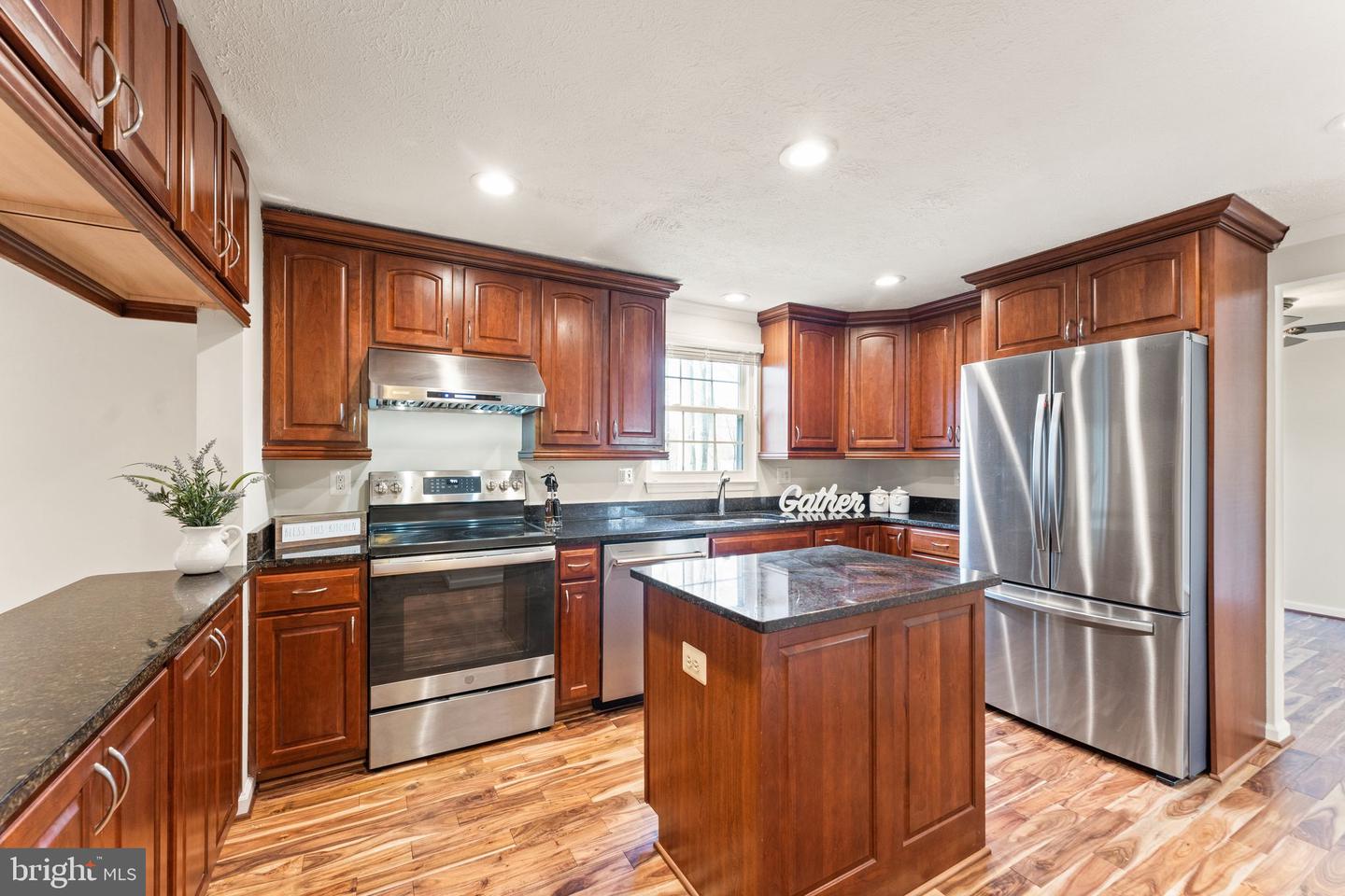 111 GOLD THORN WAY