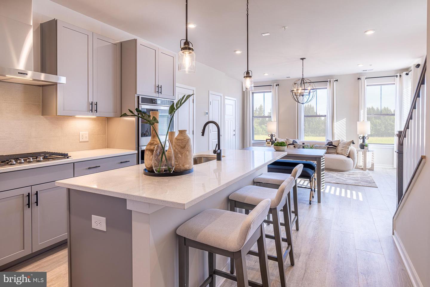 46055 WOODPECKER SQUARE