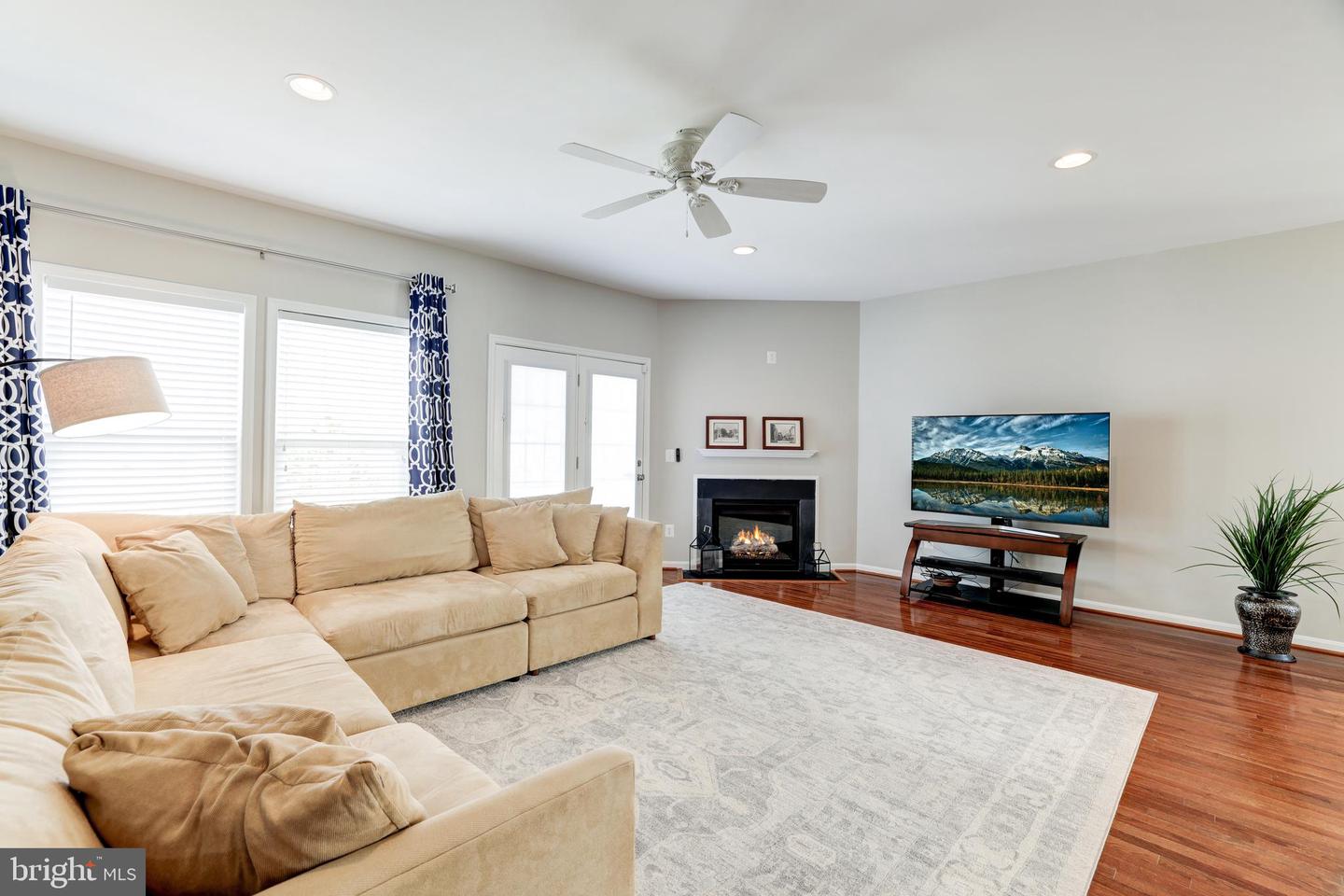 19379 COPPERMINE SQUARE