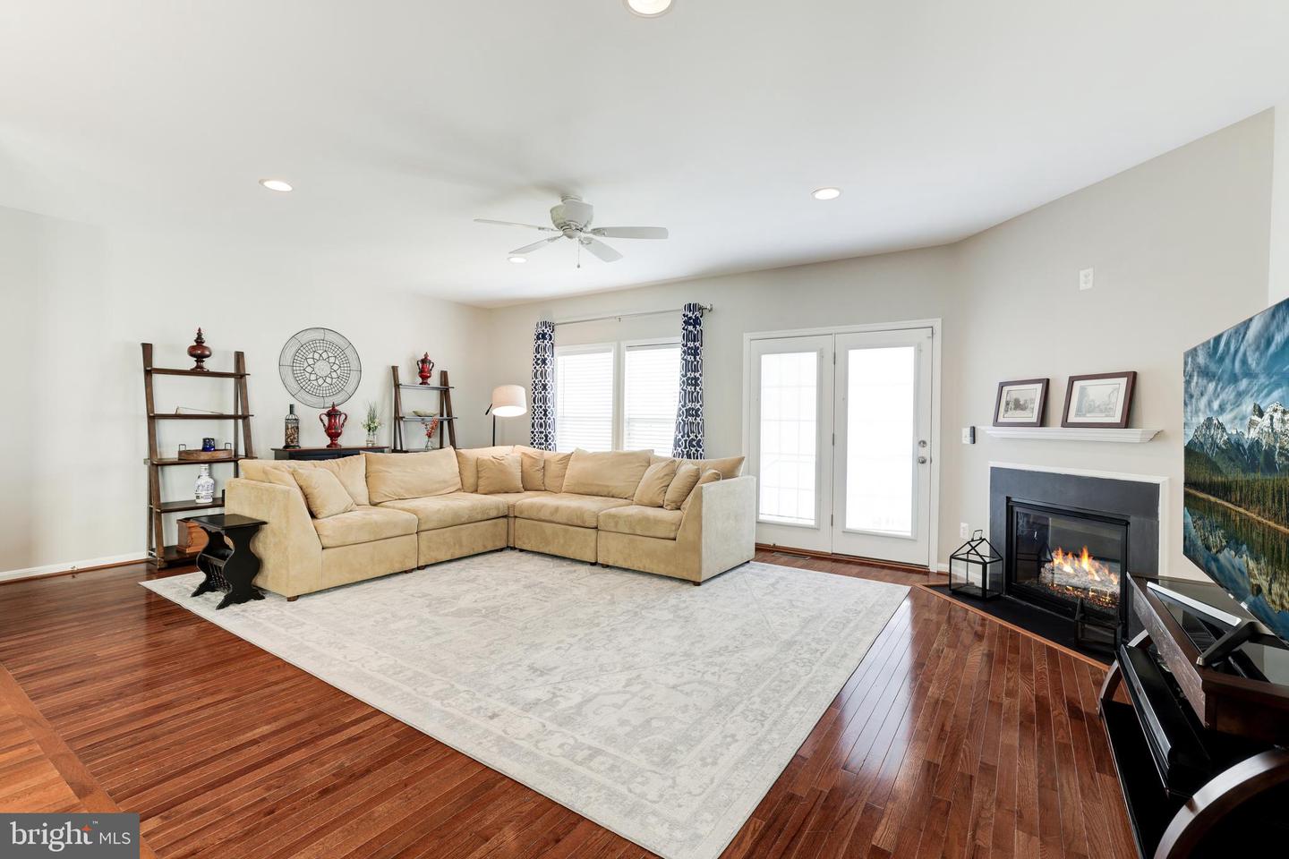 19379 COPPERMINE SQUARE