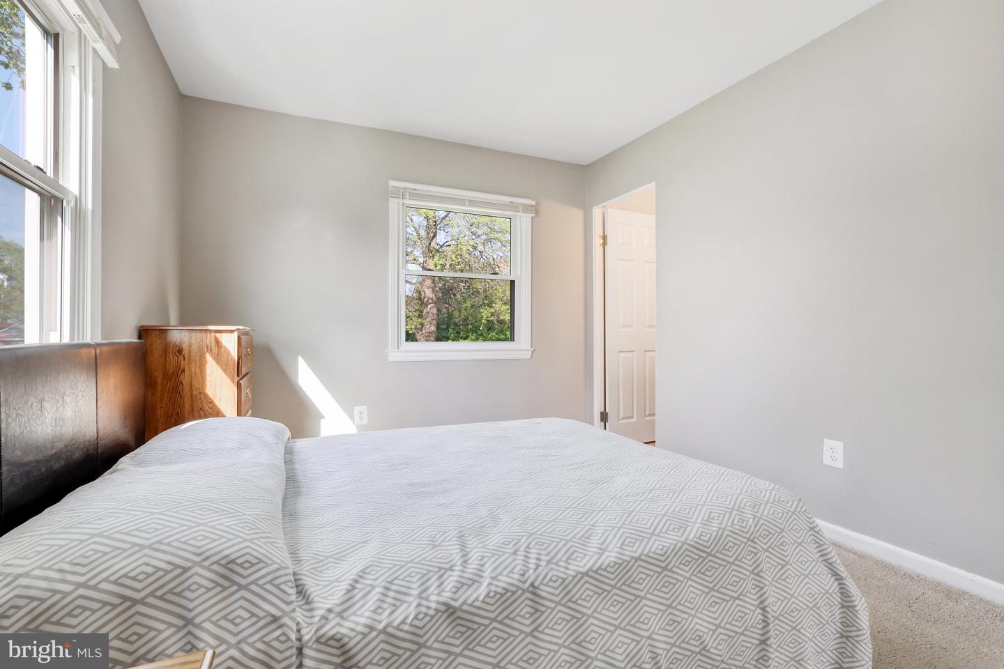 803 W MAPLE AVENUE W
