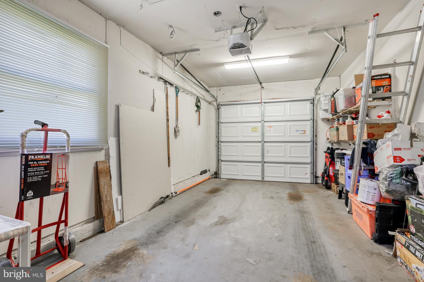 803 W MAPLE AVENUE W