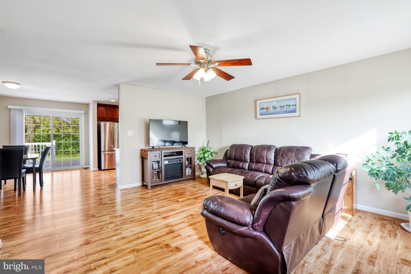 803 W MAPLE AVENUE W