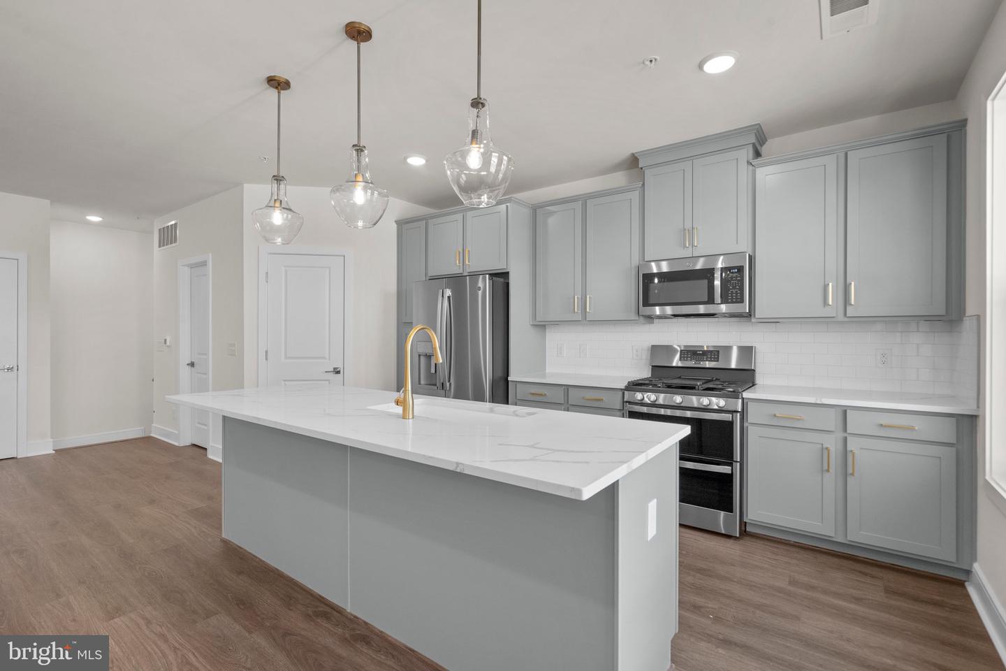 21789 CROXLEY TERRACE