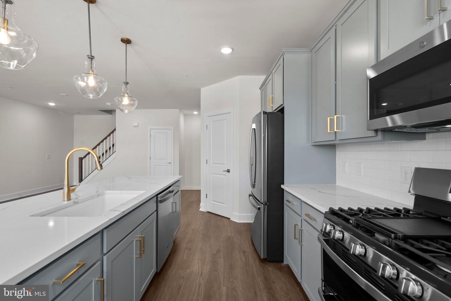 21789 CROXLEY TERRACE