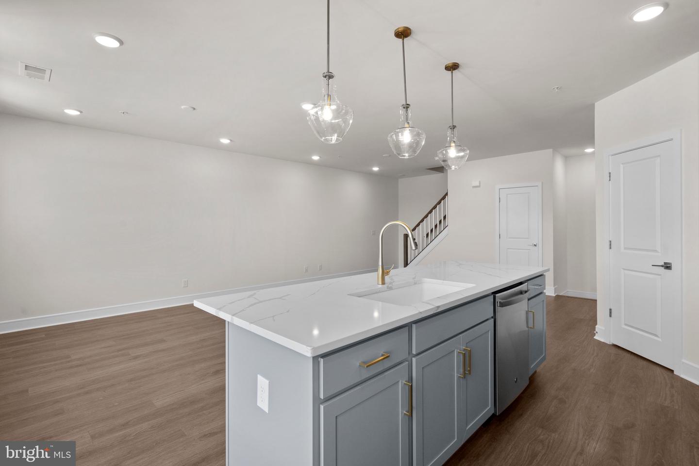 21789 CROXLEY TERRACE