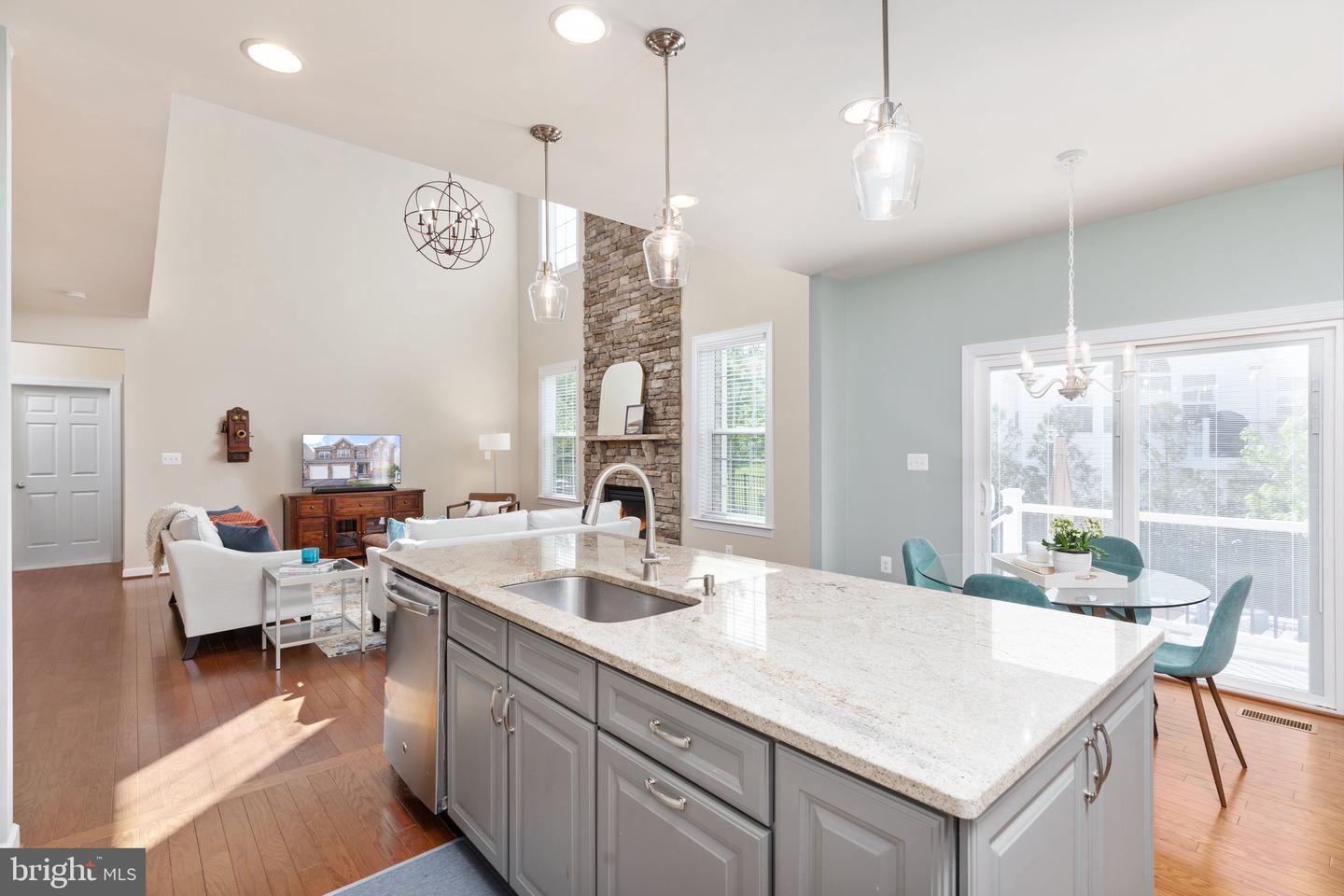 1028 MENLOW DRIVE NE