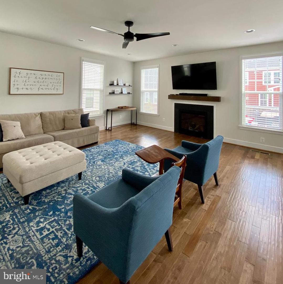 1115 AKAN STREET SE