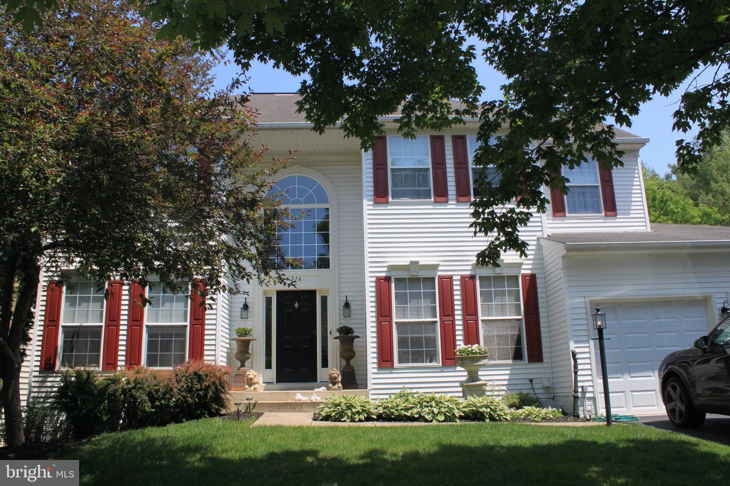 316 N CONSTITUTION WAY