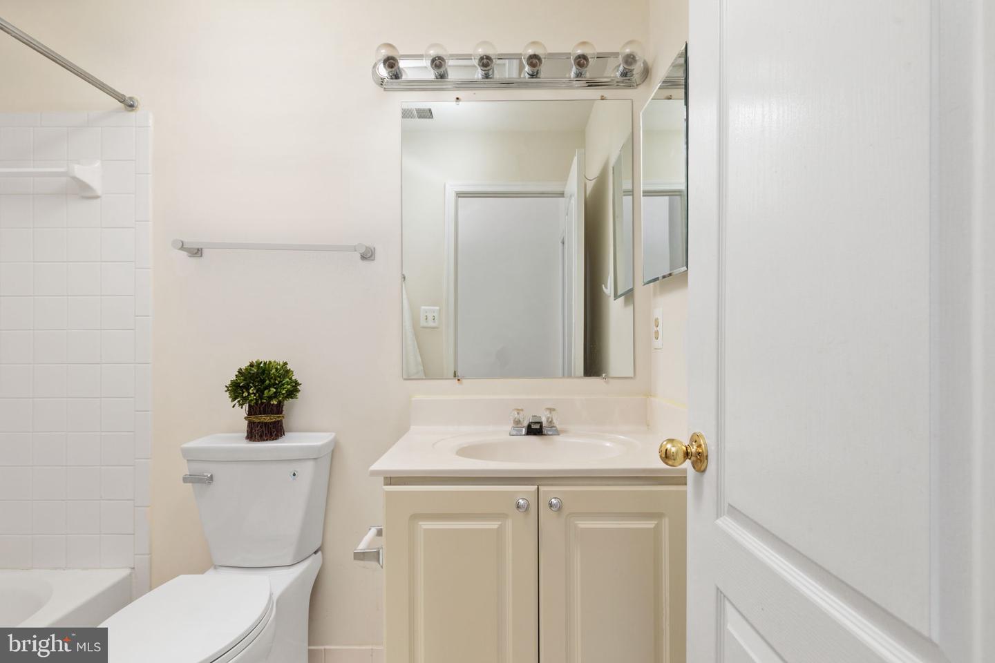 44911 POINT BAY TERRACE