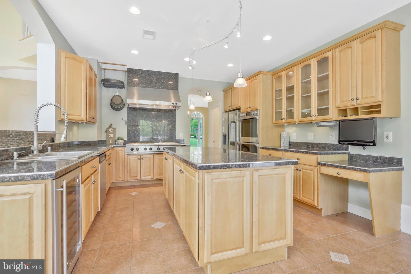 19834 SMITH CIRCLE