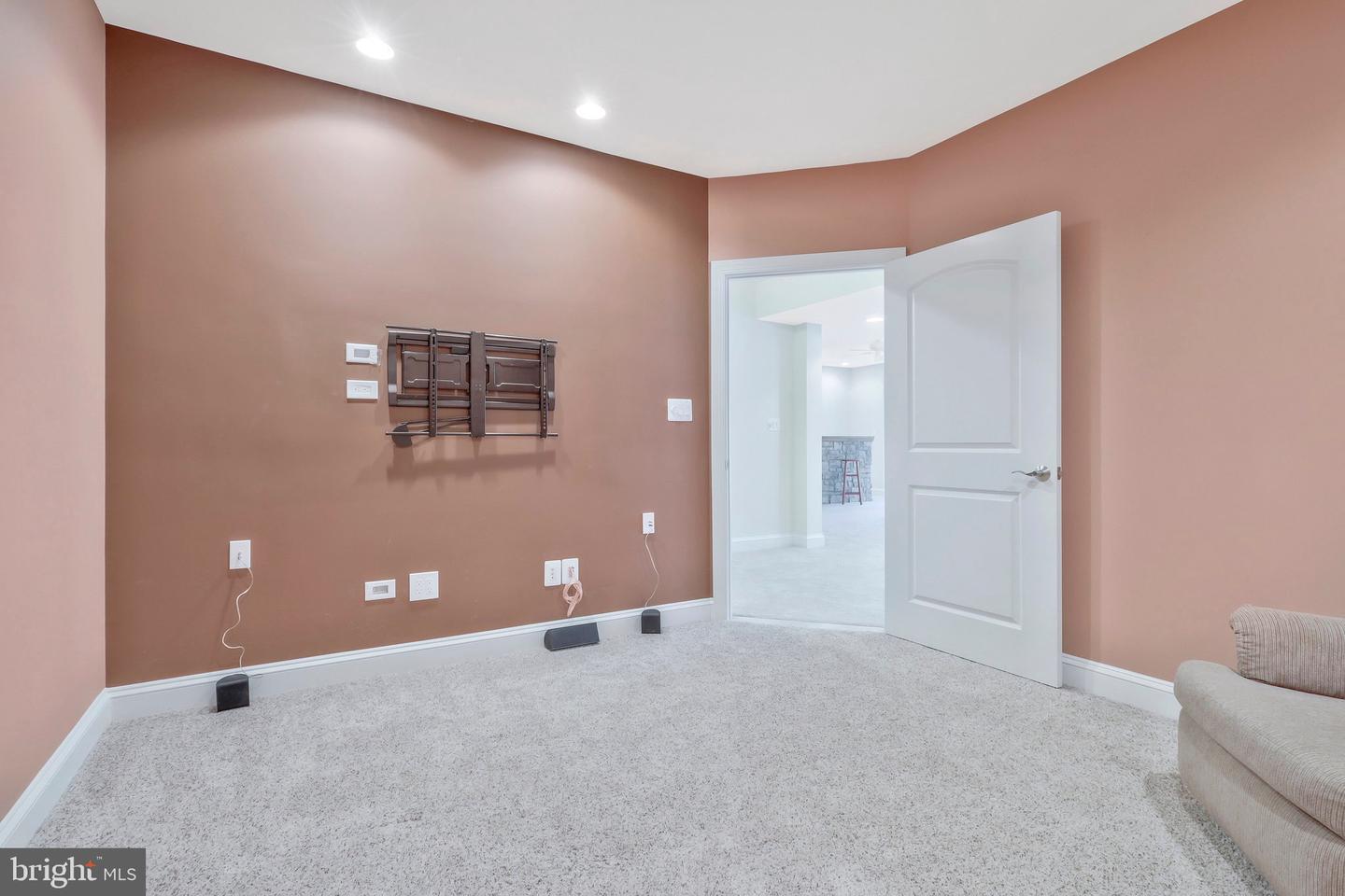 19834 SMITH CIRCLE