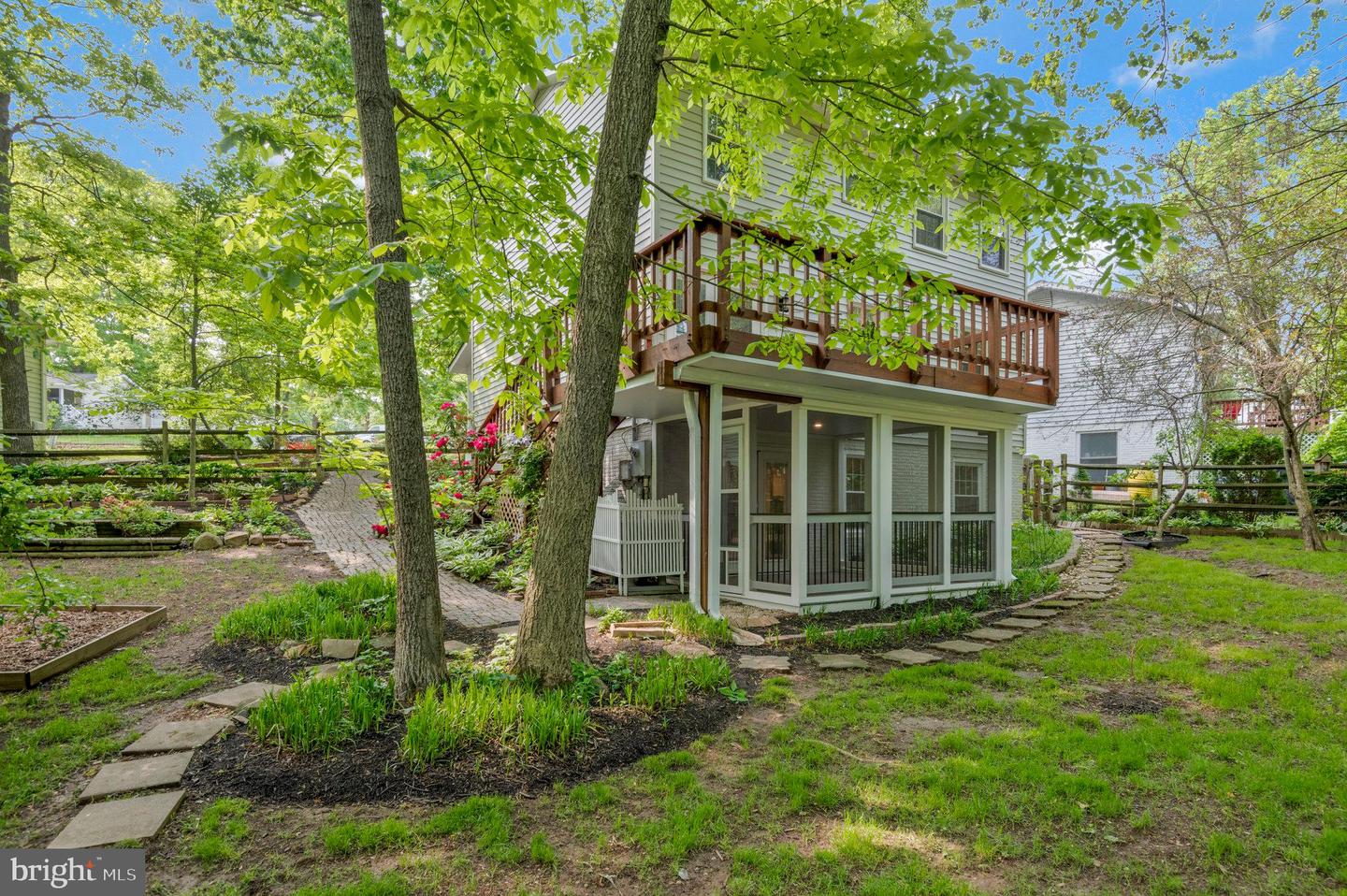 570 ROCKBRIDGE DRIVE SE