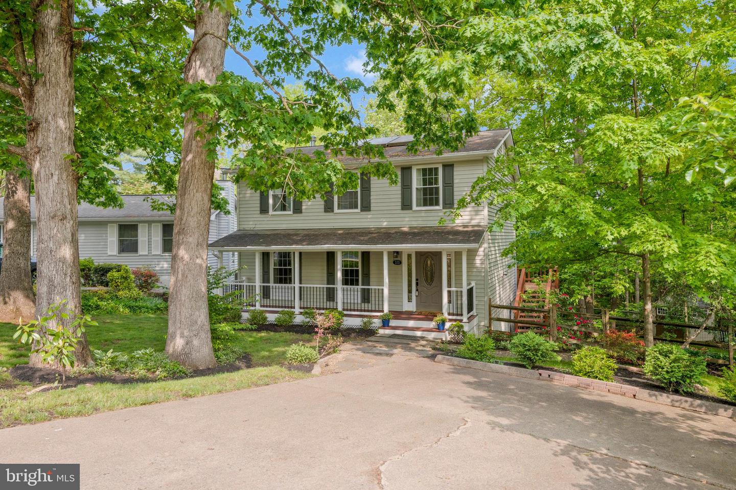 570 ROCKBRIDGE DRIVE SE
