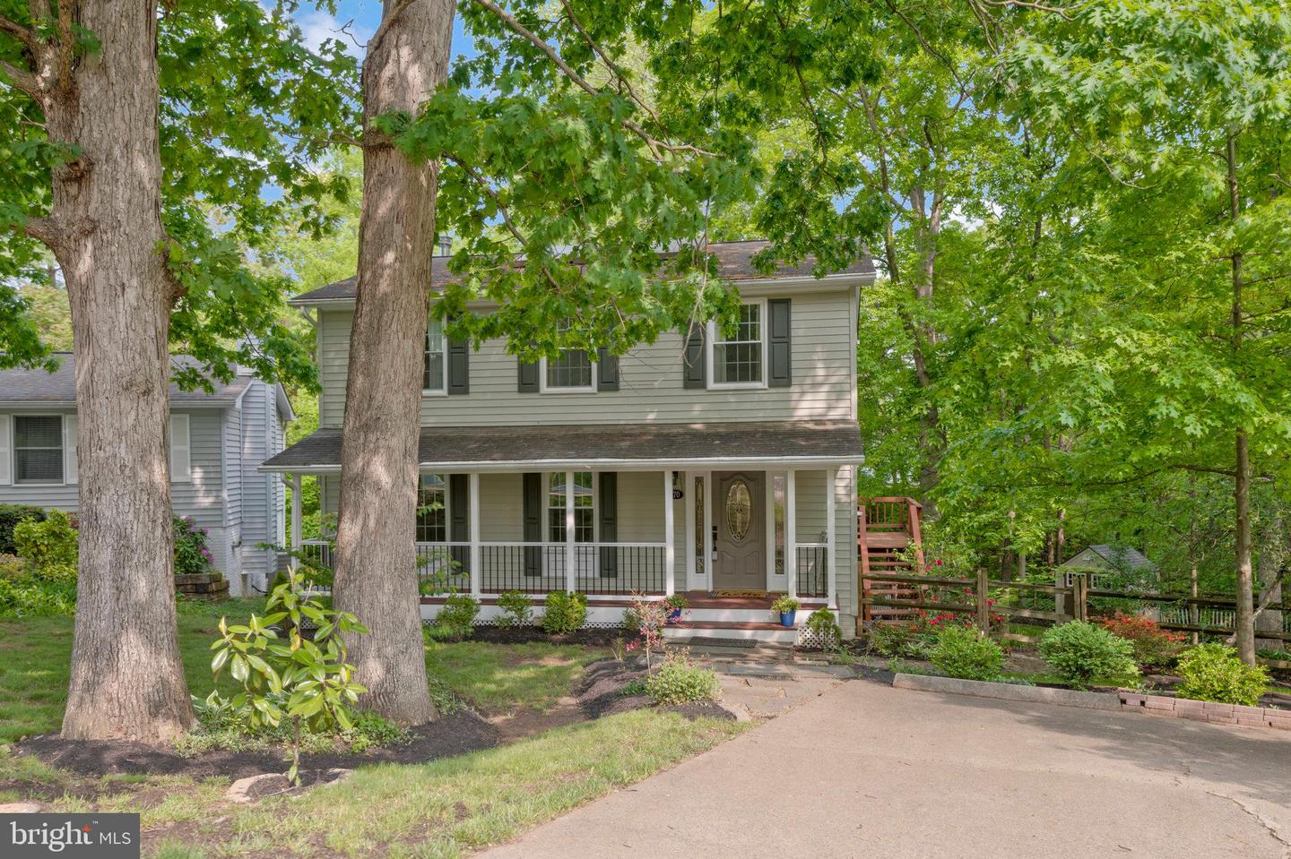 570 ROCKBRIDGE DRIVE SE