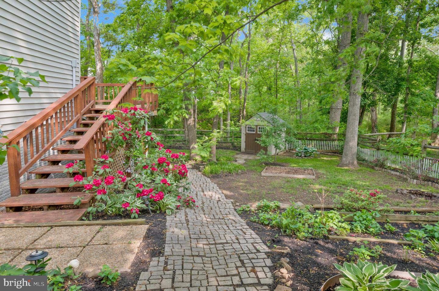 570 ROCKBRIDGE DRIVE SE