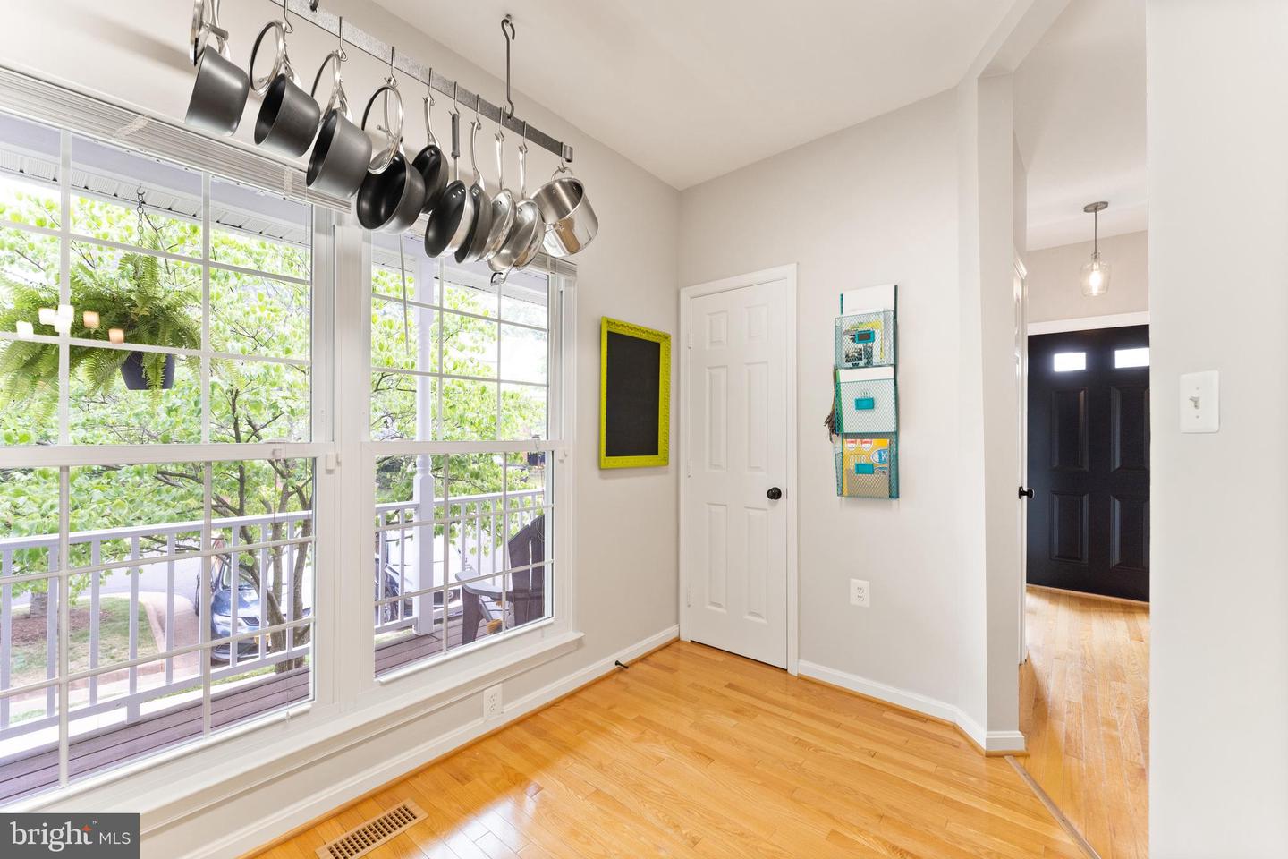 411 BRECKINRIDGE SQUARE SE