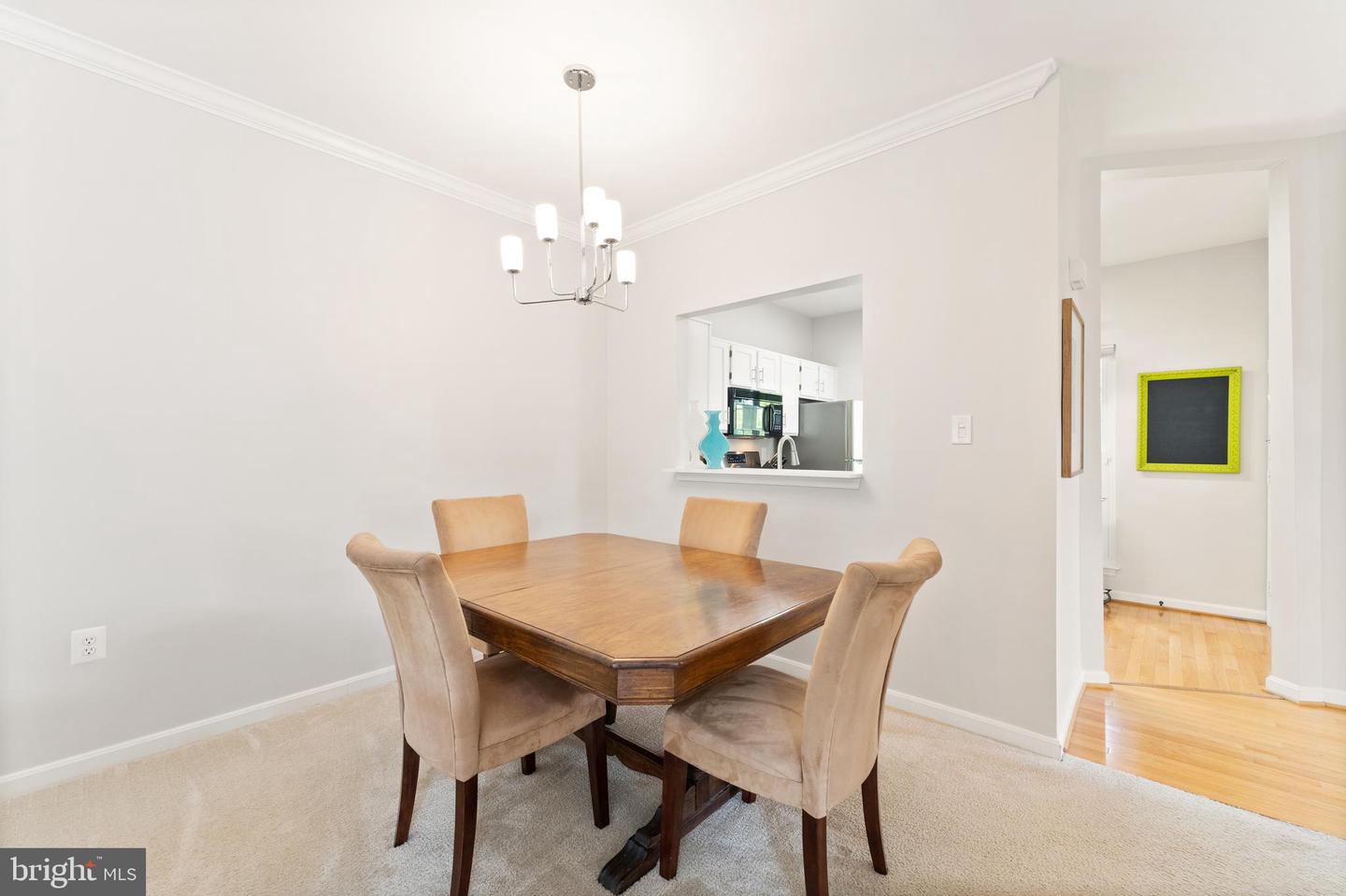 411 BRECKINRIDGE SQUARE SE