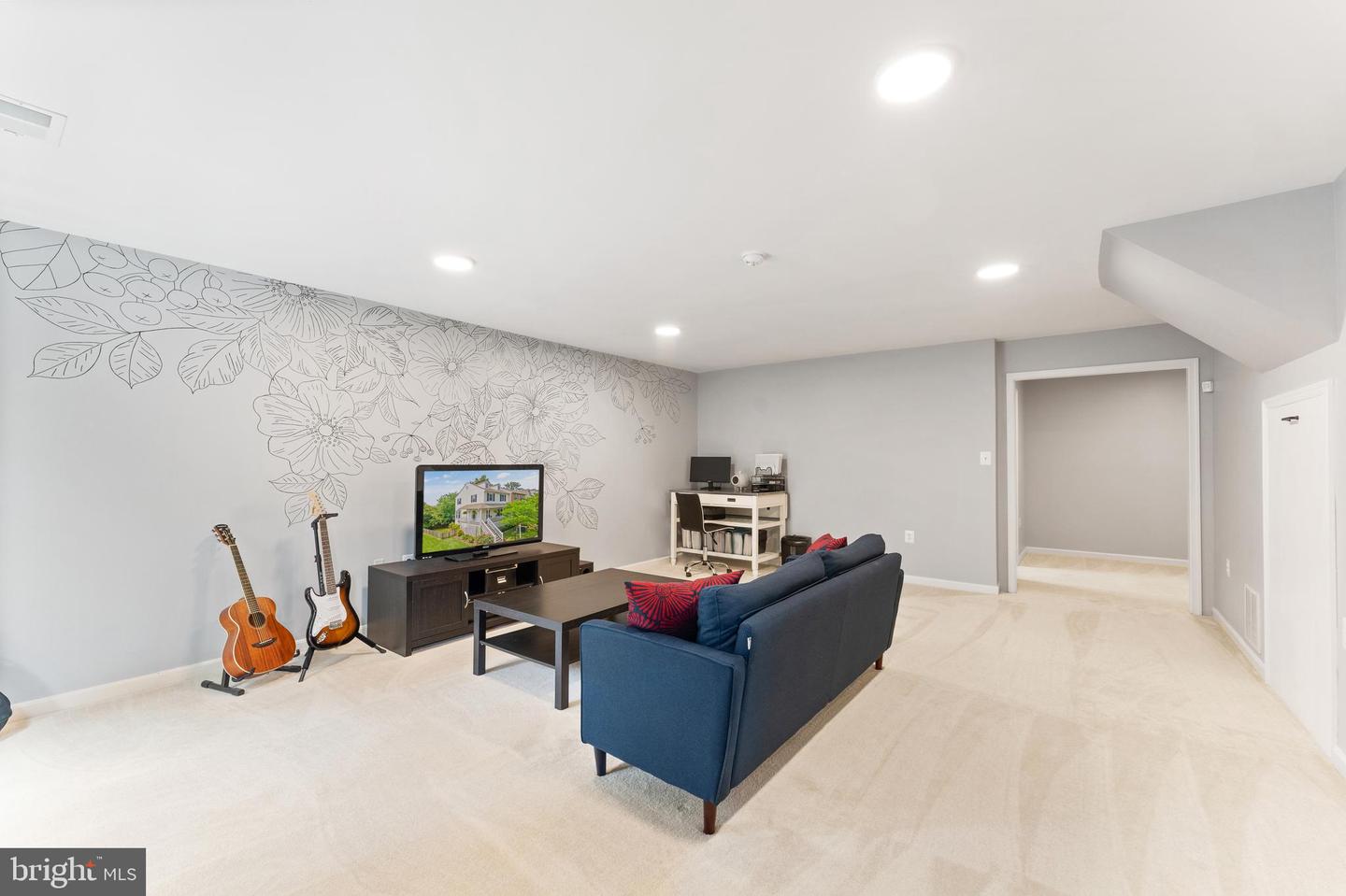 411 BRECKINRIDGE SQUARE SE