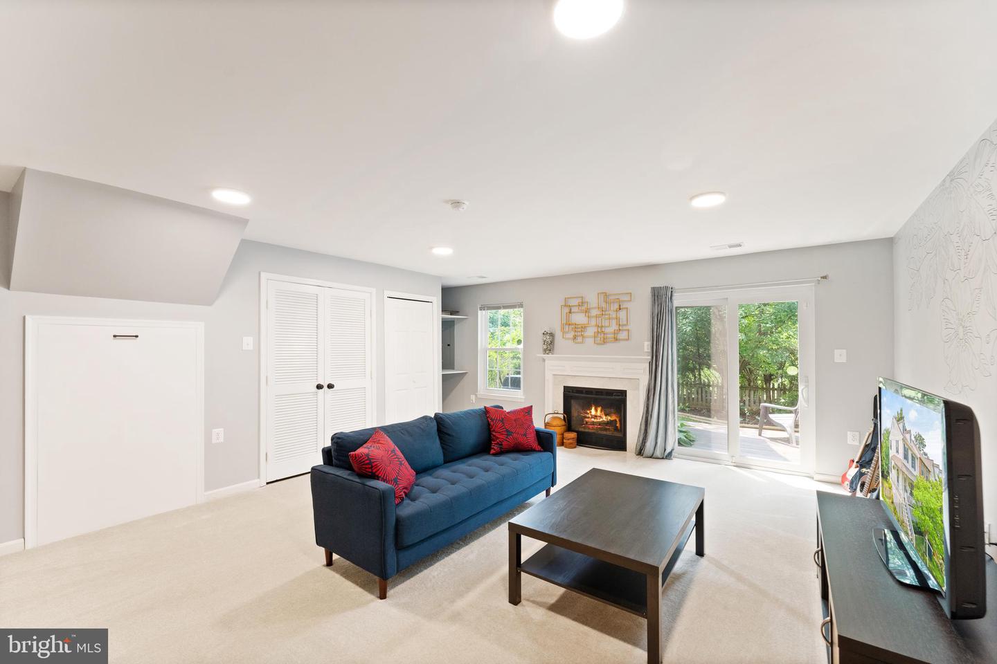 411 BRECKINRIDGE SQUARE SE