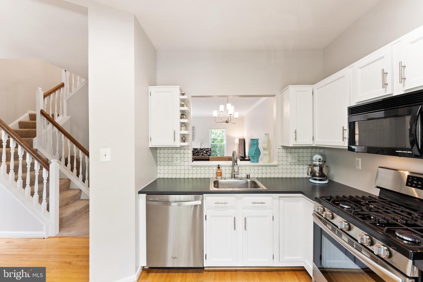 411 BRECKINRIDGE SQUARE SE