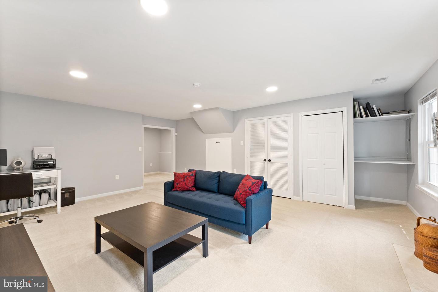 411 BRECKINRIDGE SQUARE SE