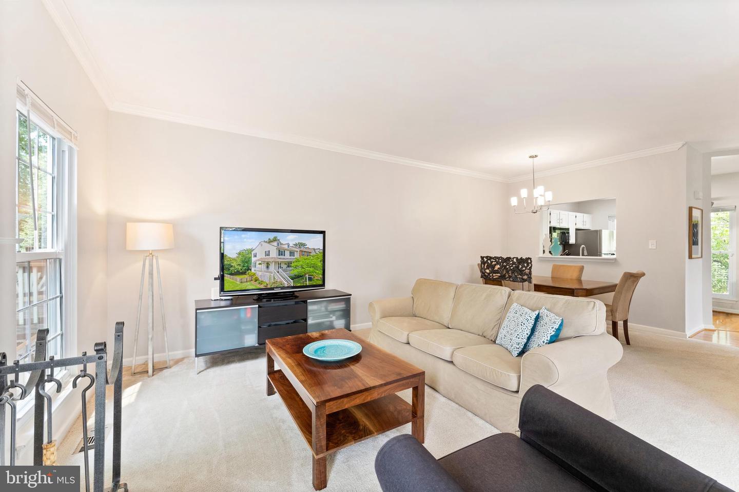 411 BRECKINRIDGE SQUARE SE