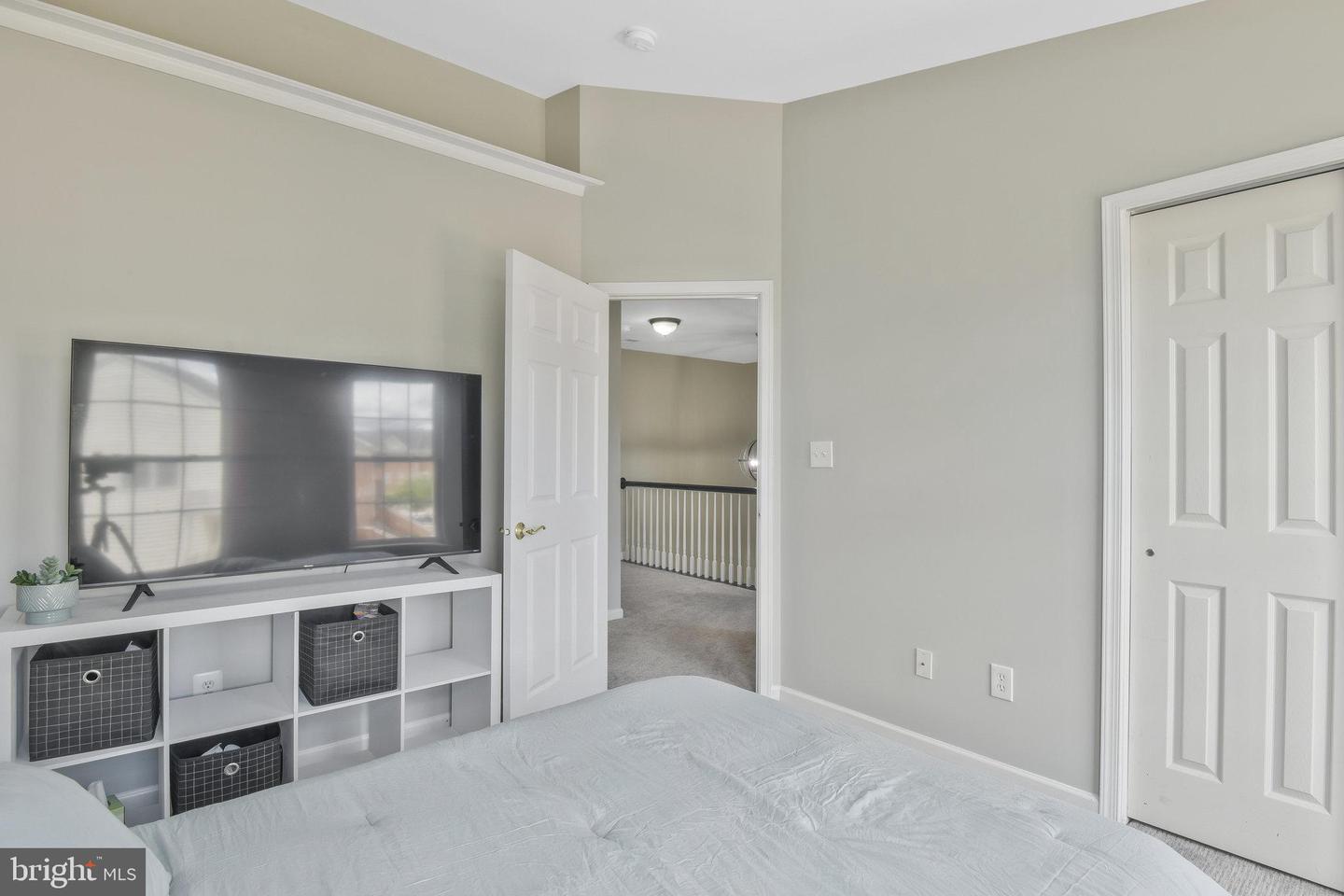 22601 UPPERVILLE HEIGHTS SQUARE