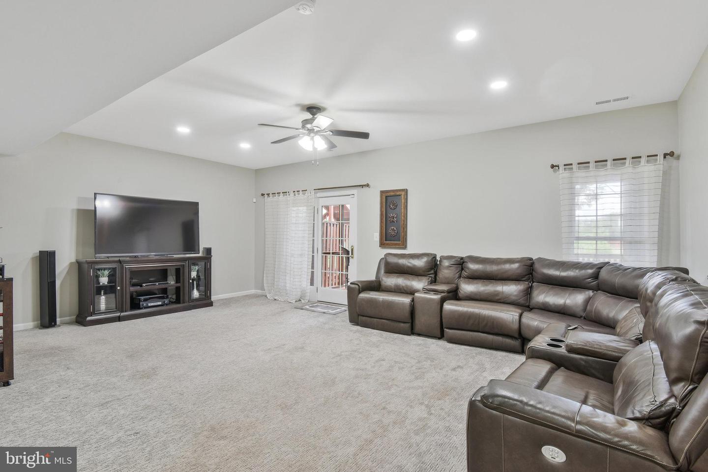 22601 UPPERVILLE HEIGHTS SQUARE