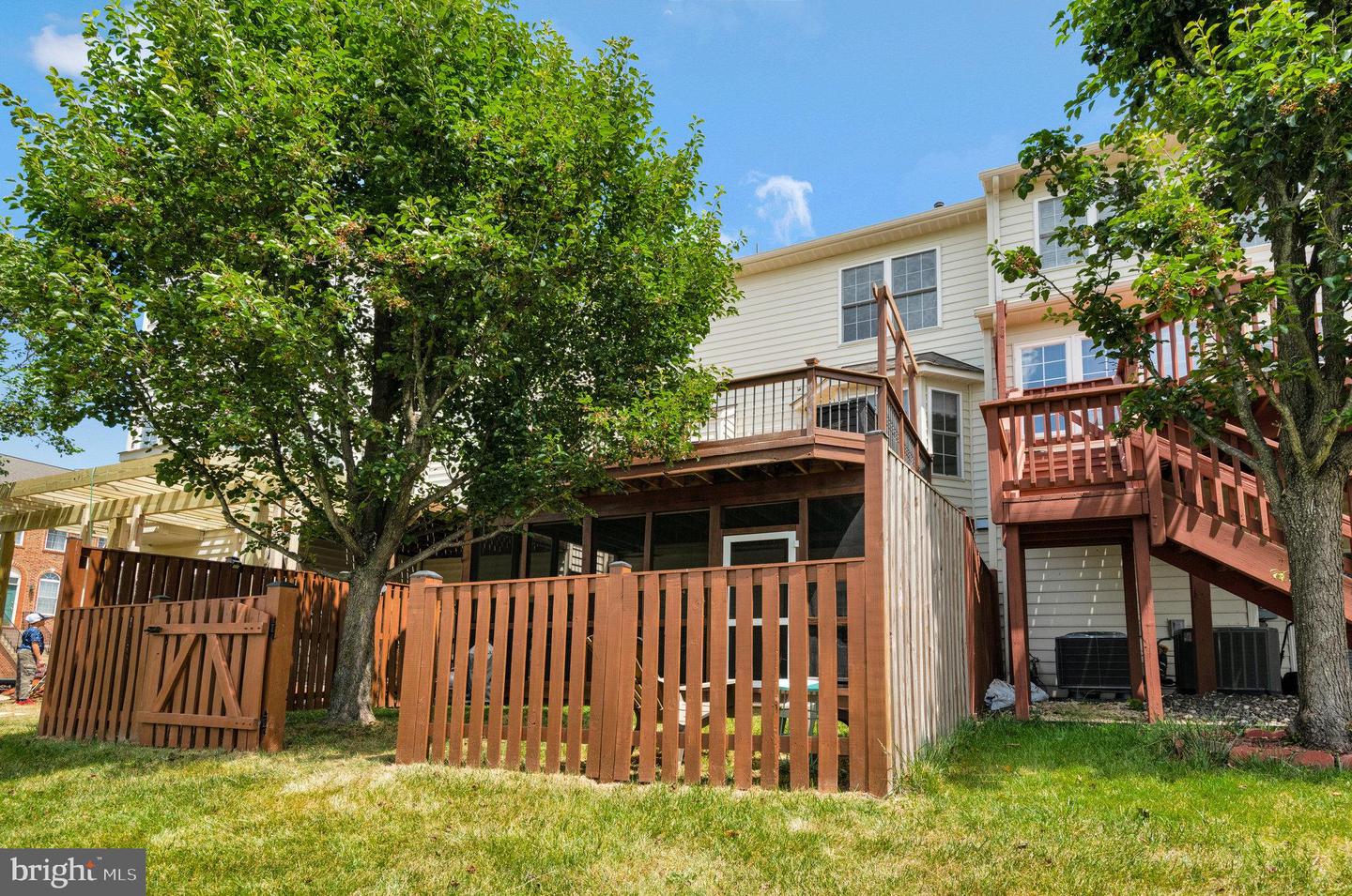 22601 UPPERVILLE HEIGHTS SQUARE