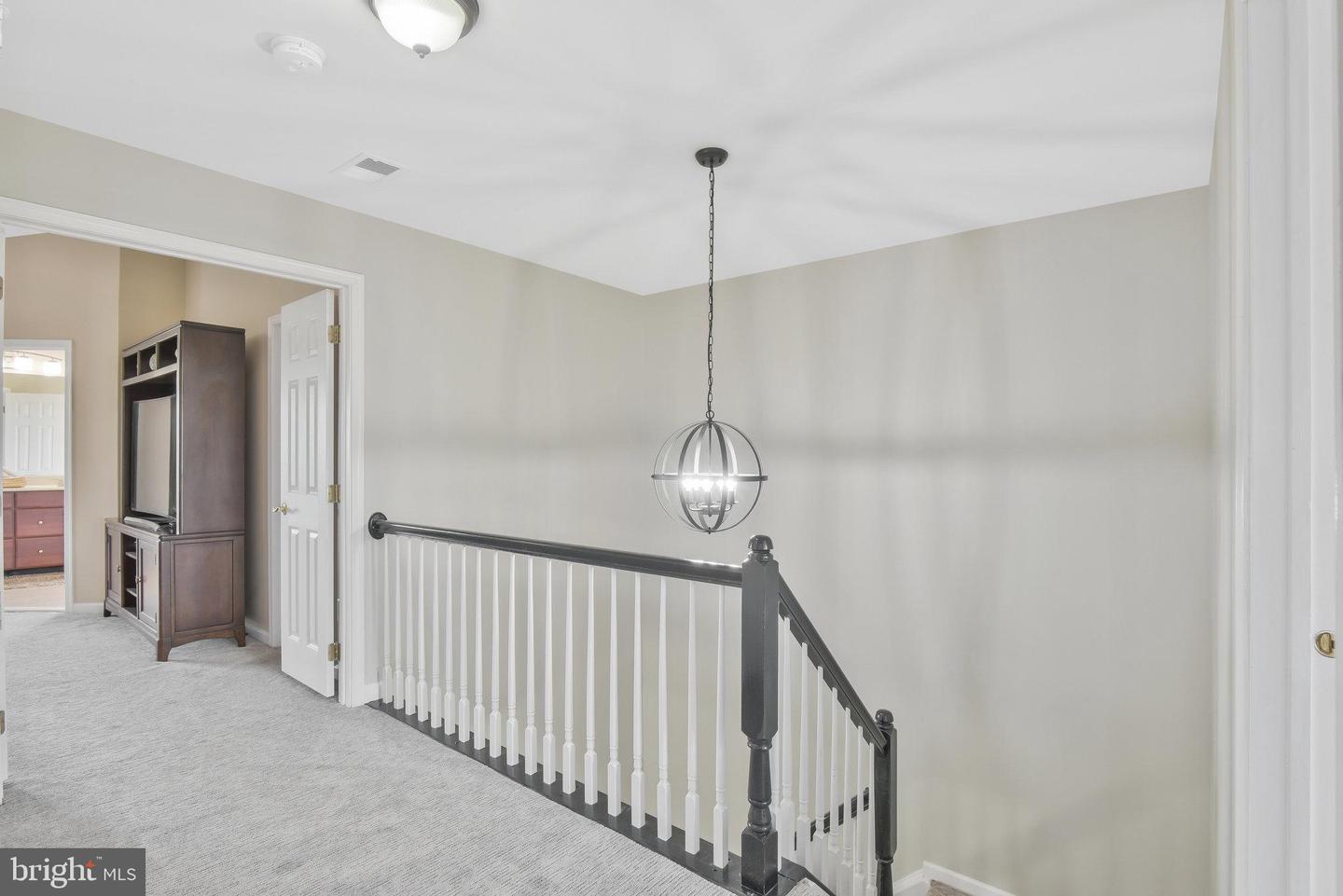 22601 UPPERVILLE HEIGHTS SQUARE