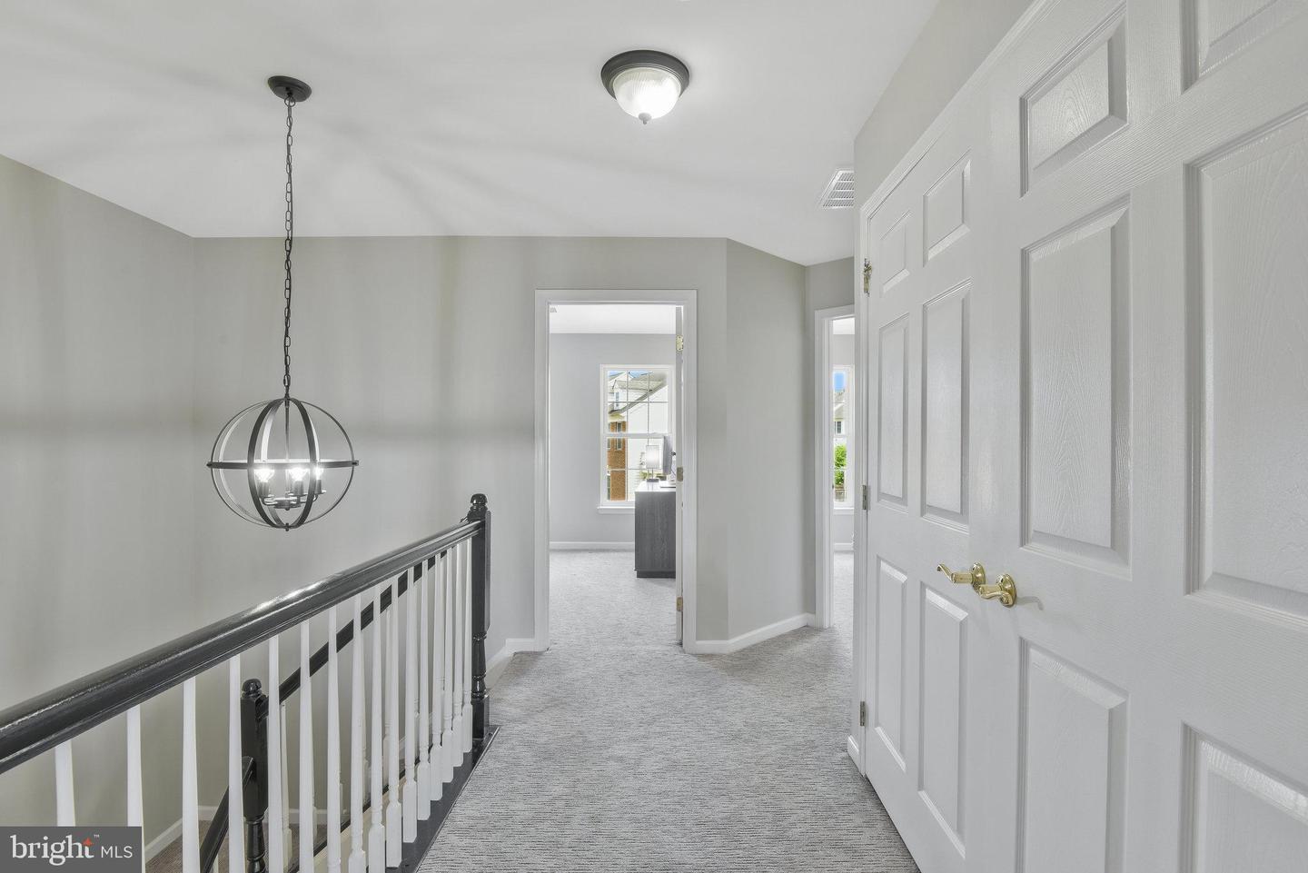 22601 UPPERVILLE HEIGHTS SQUARE