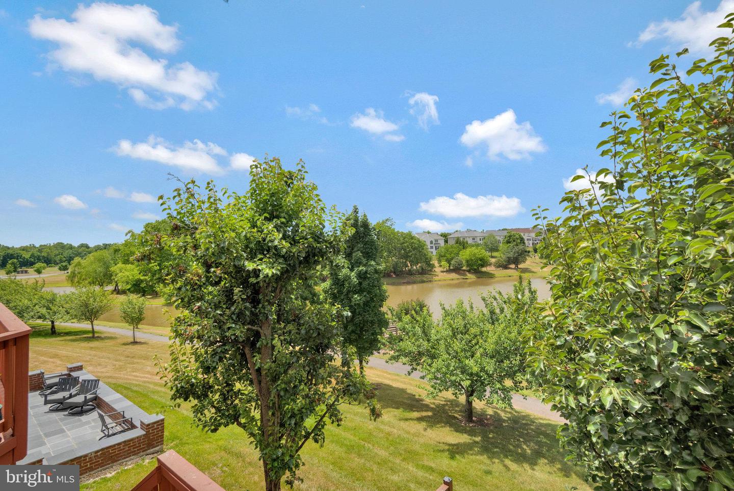 22601 UPPERVILLE HEIGHTS SQUARE