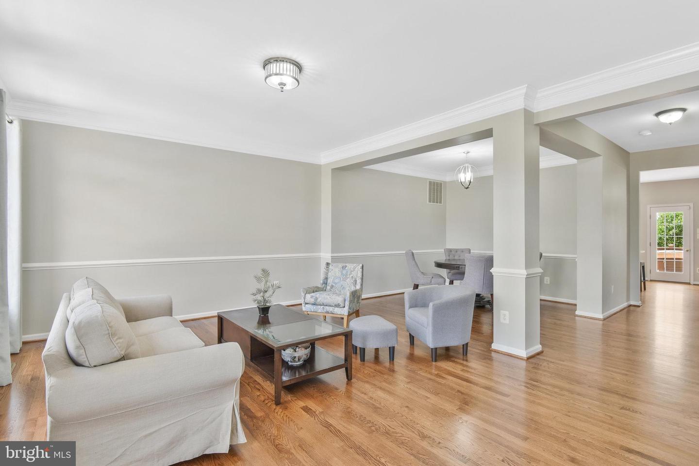 22601 UPPERVILLE HEIGHTS SQUARE