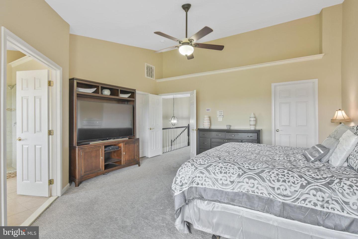 22601 UPPERVILLE HEIGHTS SQUARE