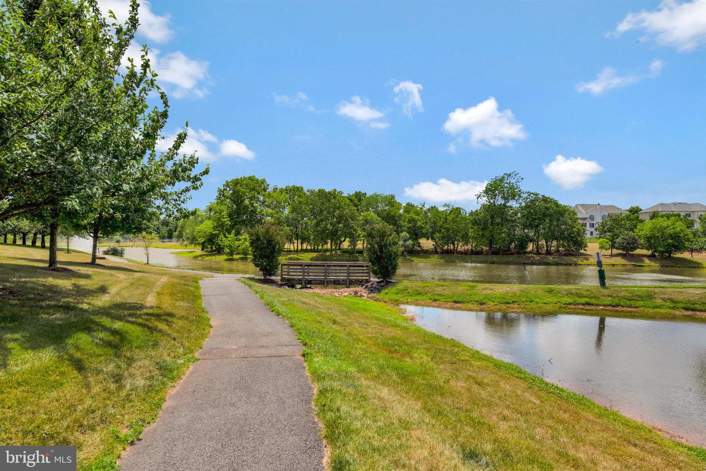 22601 UPPERVILLE HEIGHTS SQUARE