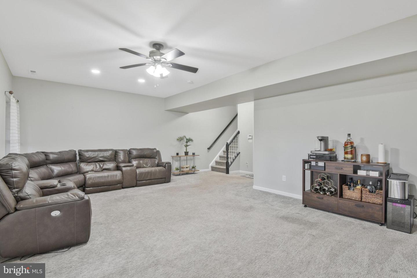 22601 UPPERVILLE HEIGHTS SQUARE