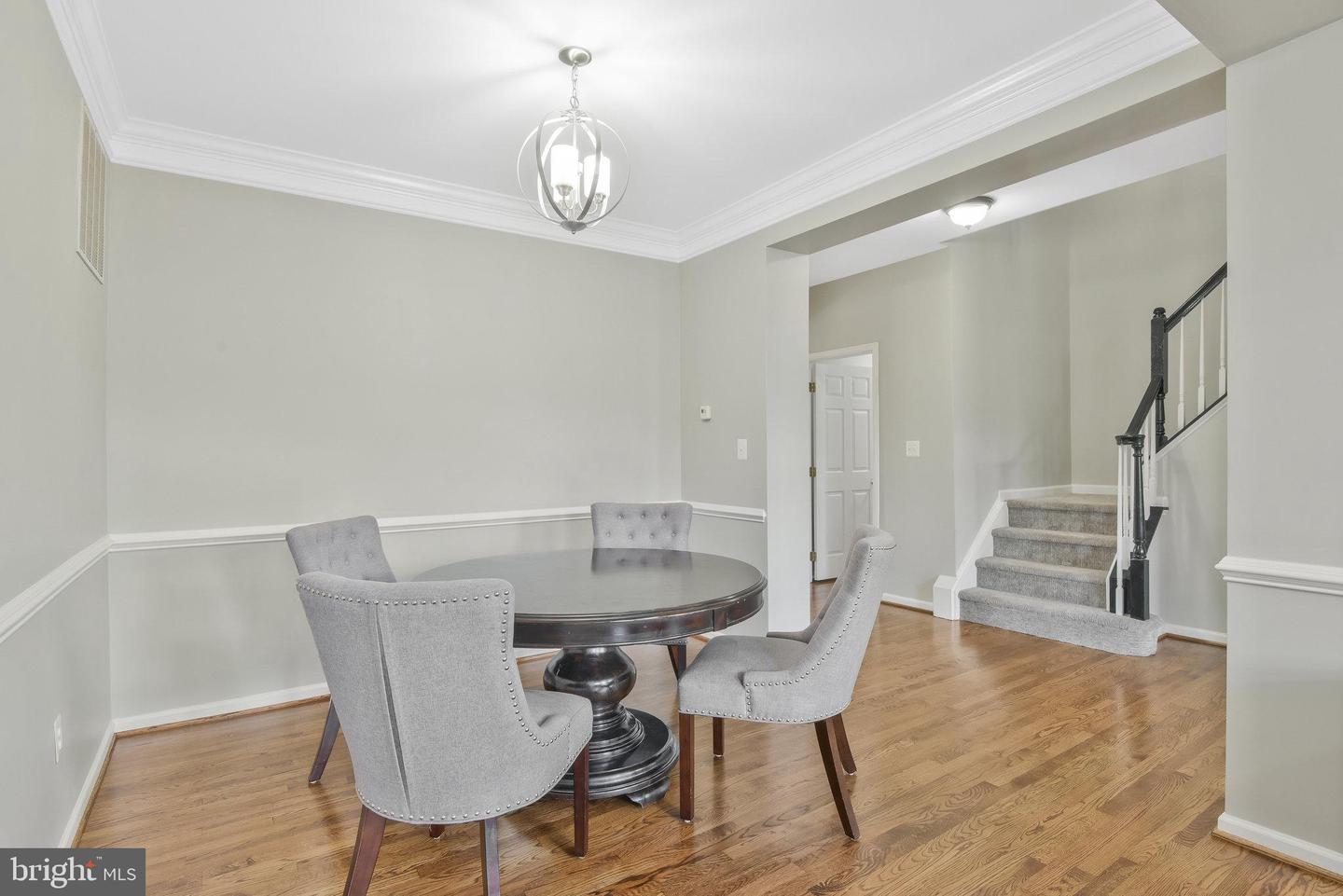 22601 UPPERVILLE HEIGHTS SQUARE