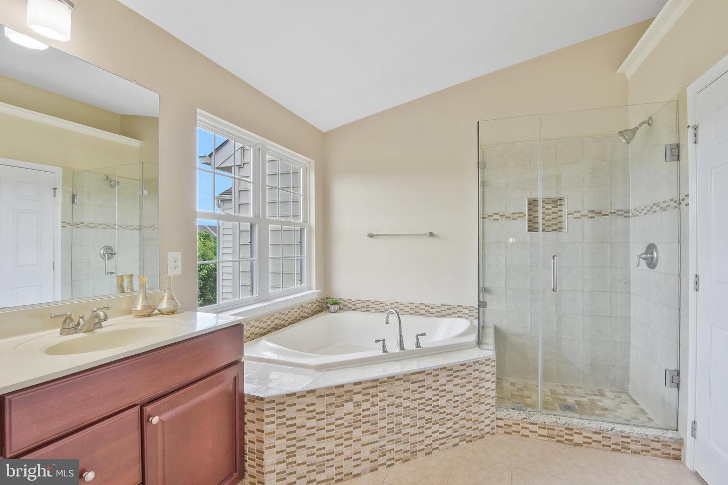 22601 UPPERVILLE HEIGHTS SQUARE