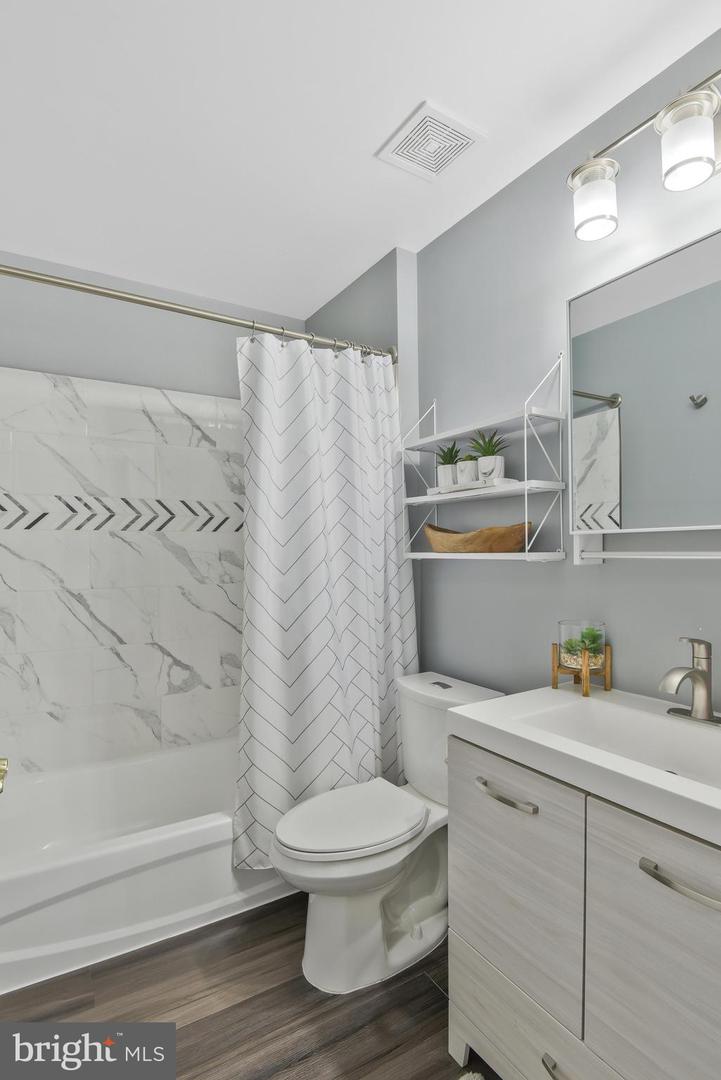 22601 UPPERVILLE HEIGHTS SQUARE