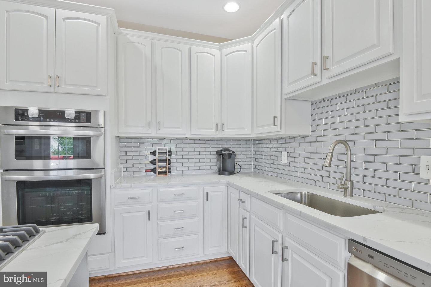 22601 UPPERVILLE HEIGHTS SQUARE