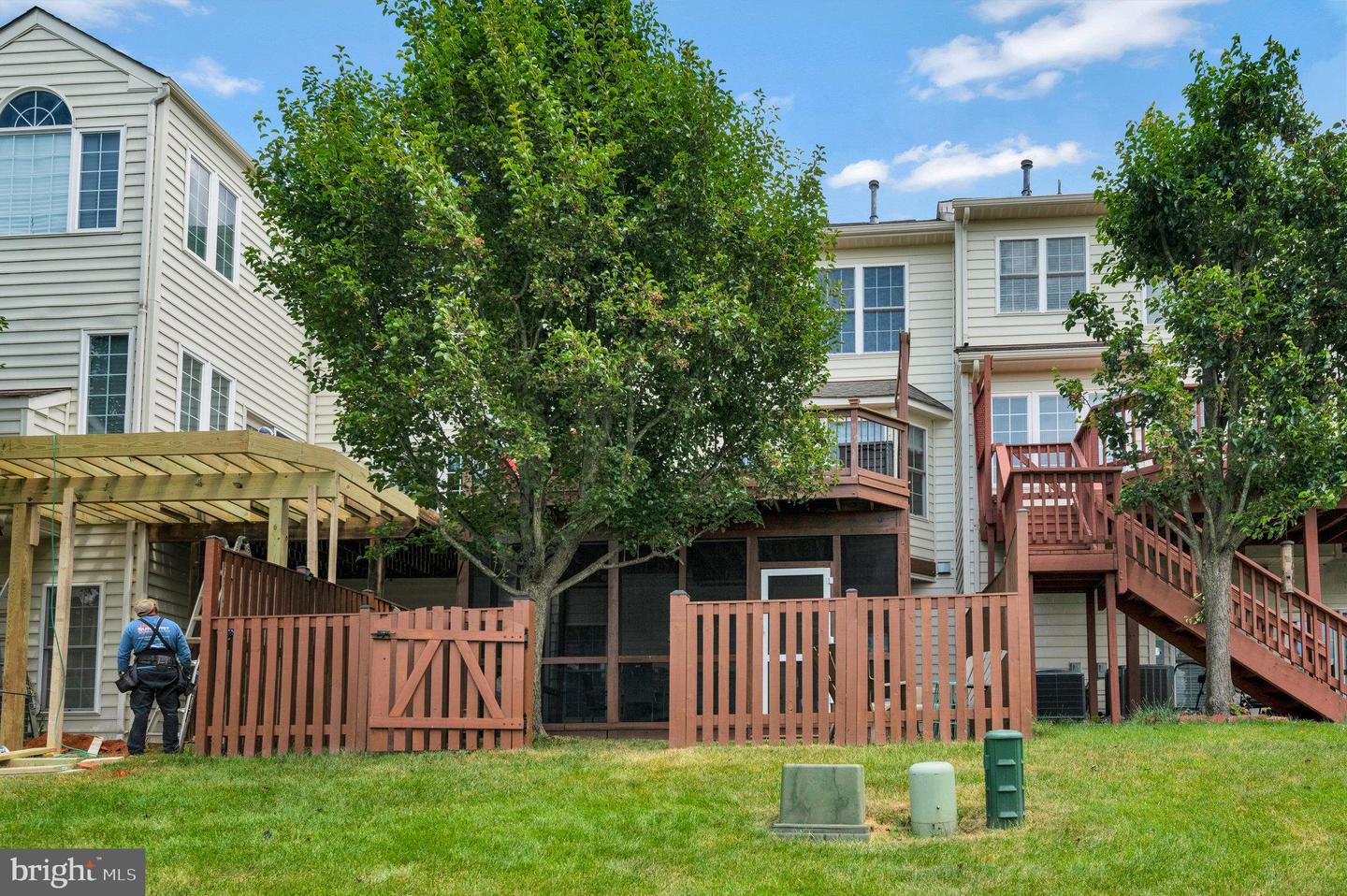 22601 UPPERVILLE HEIGHTS SQUARE