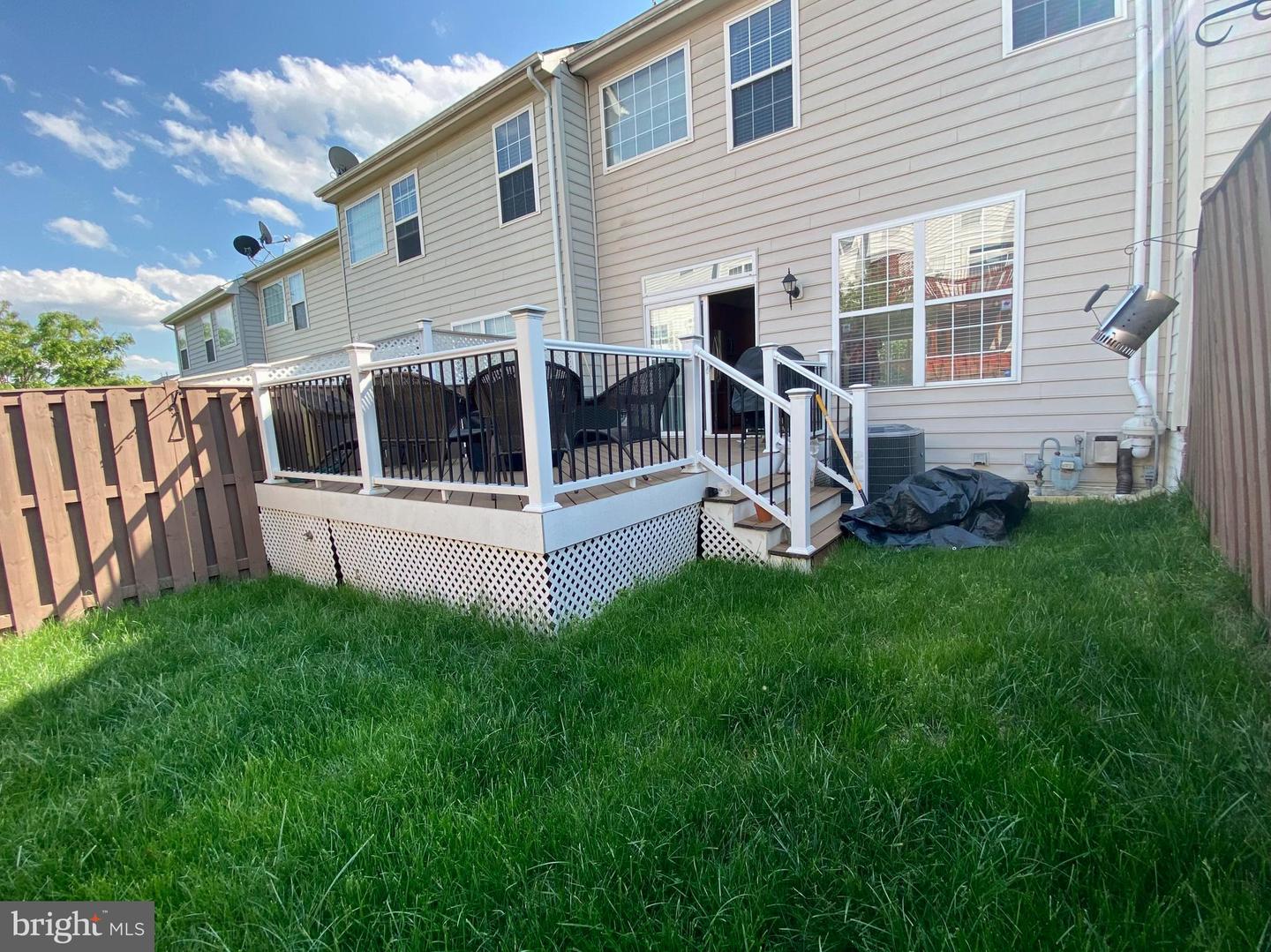 506 DOYLE TERRACE NE