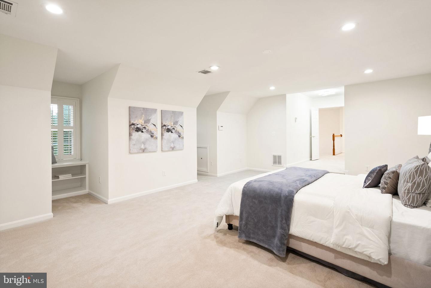 43889 LOGANWOOD COURT