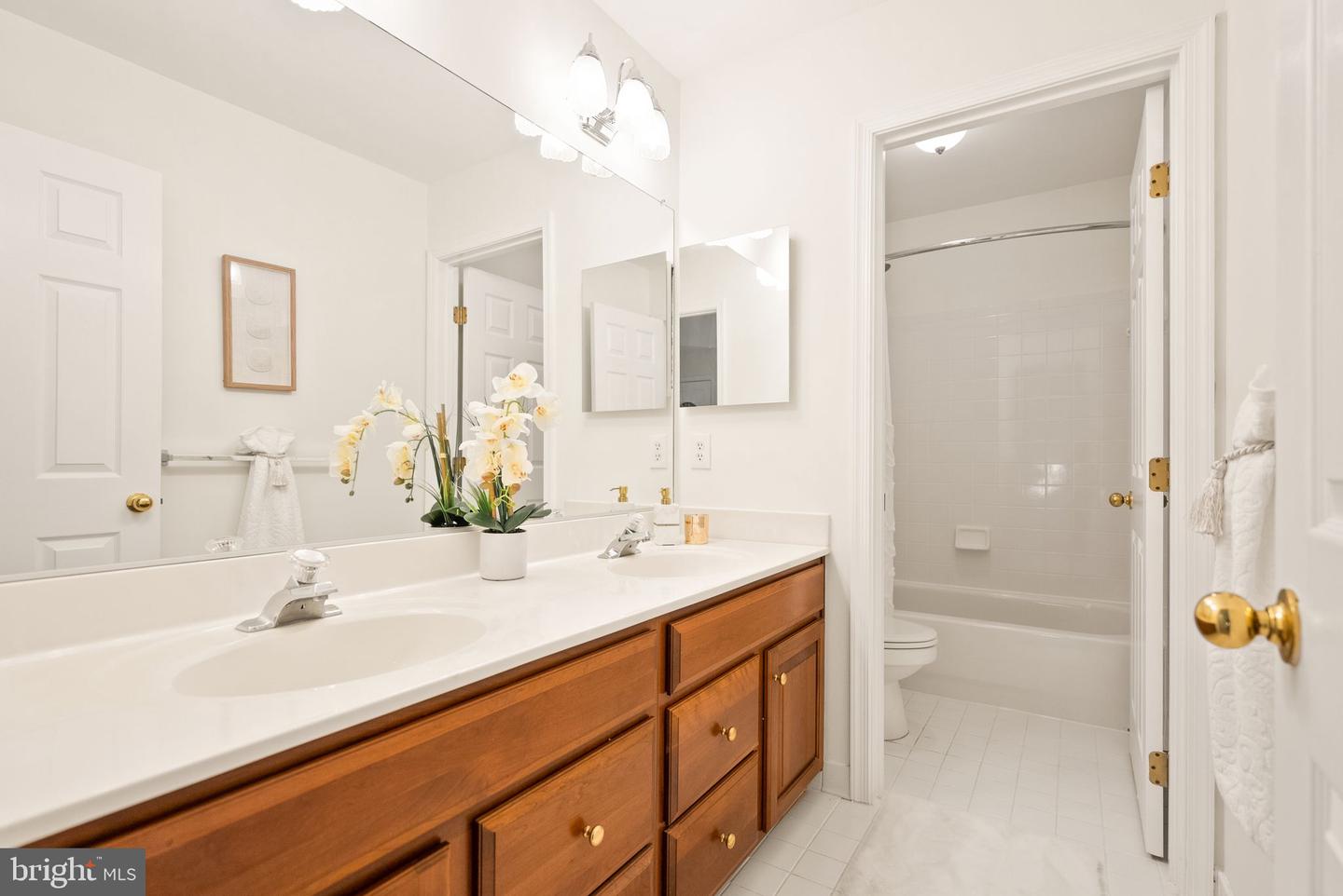 43889 LOGANWOOD COURT