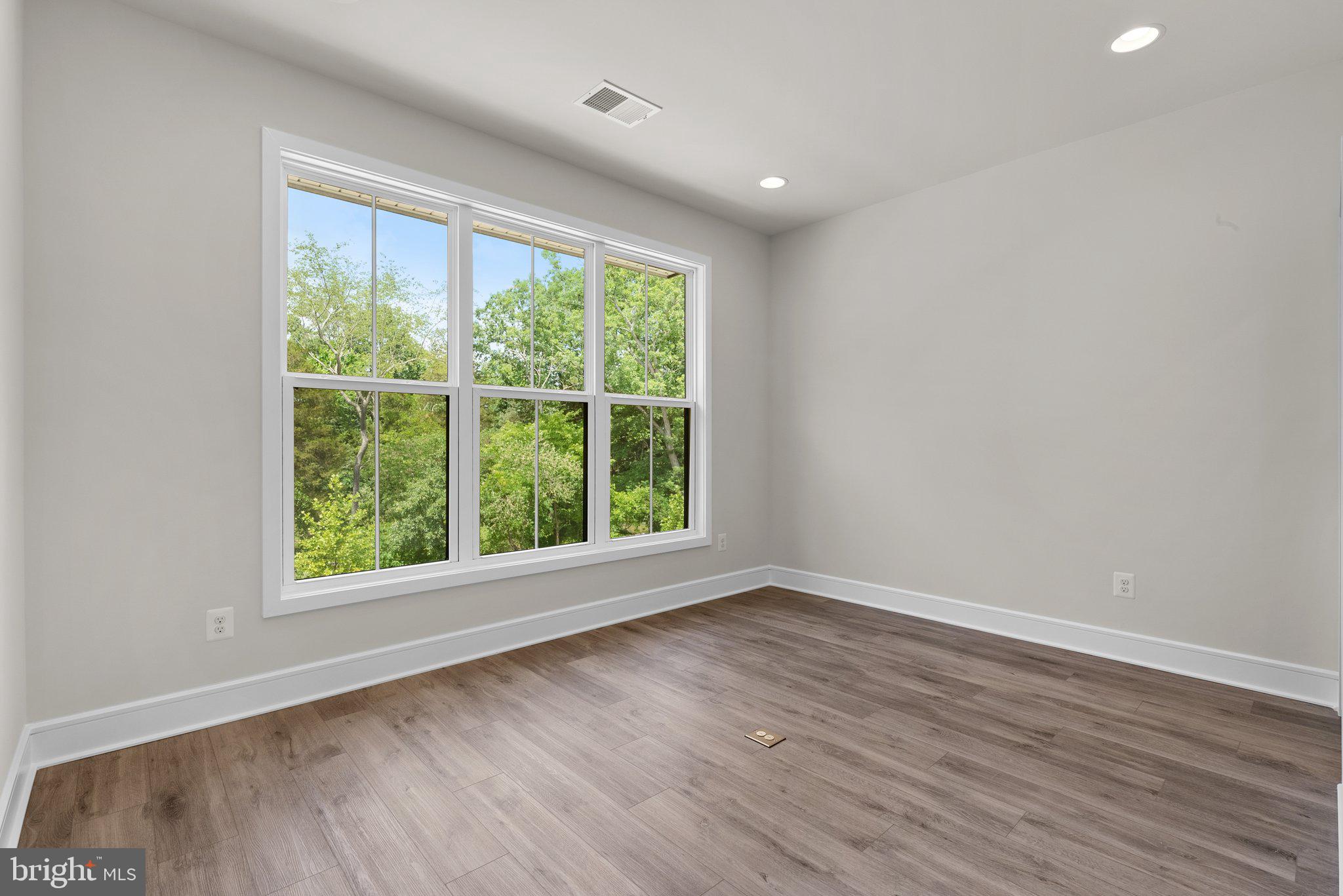 23139 GLENWOOD HEIGHTS CIRCLE