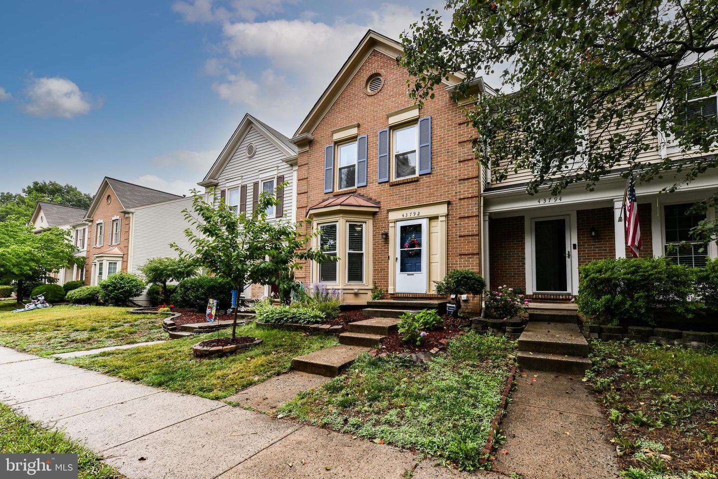 43792 LABURNUM SQUARE