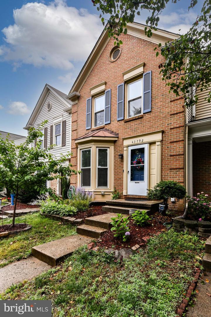 43792 LABURNUM SQUARE