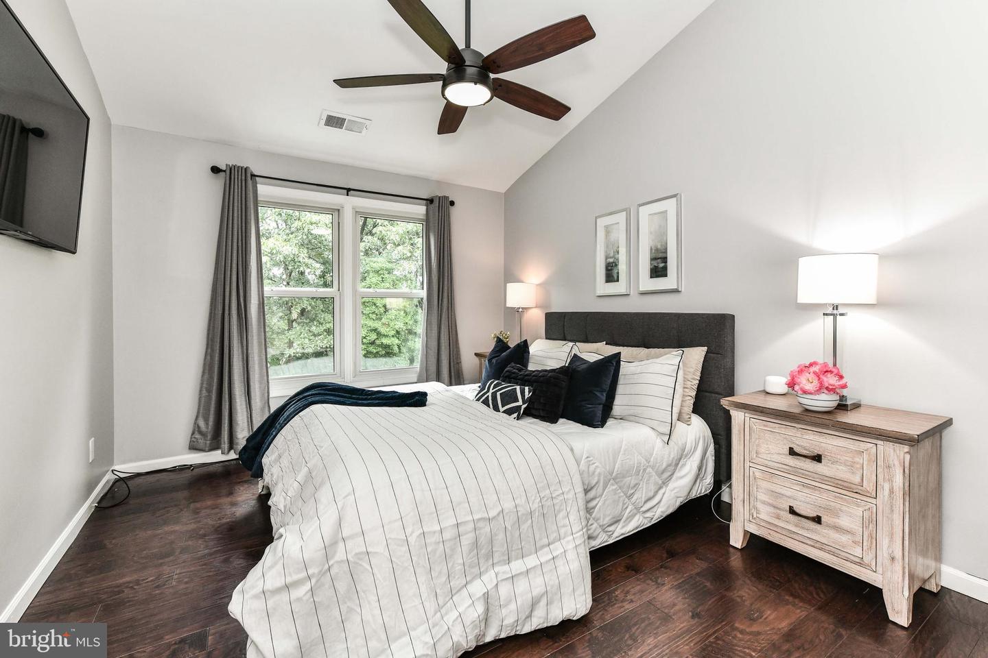 43792 LABURNUM SQUARE
